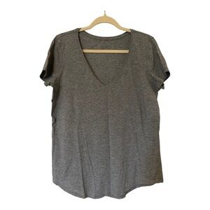 Lululemon Love Tee Women’s Heathered Gray V-Neck Top Sz Medium